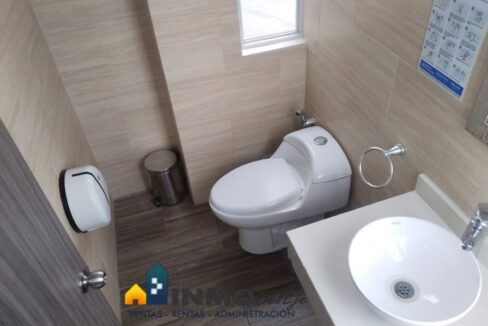 WhatsApp Image 2025-11-25 at 16.42.32